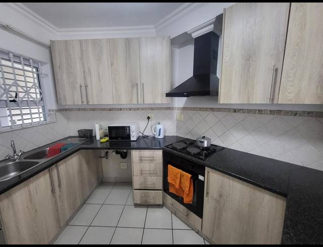 2 BEDROOM APARTMENT FOR SALE IN UMHLANGA RIDGE